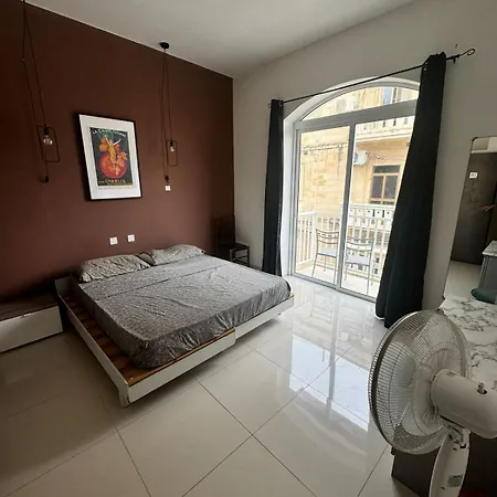 Privatunterkunft Central Sliema Airconditioned Comfortable With Self Check In And Self Check Out Gzira
