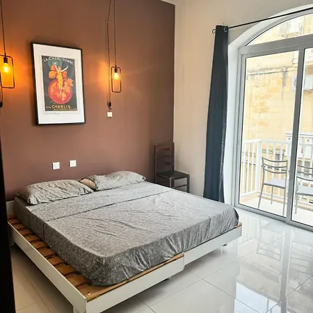 Central Sliema Airconditioned Comfortable With Self Check In And Self Check Out * Gzira