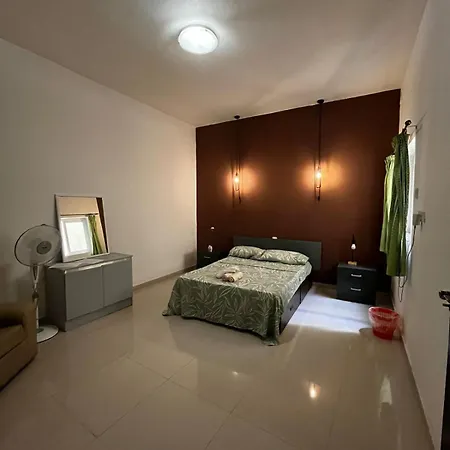Central Sliema Airconditioned Comfortable With Self Check In And Self Check Out Alloggio in famiglia Gzira